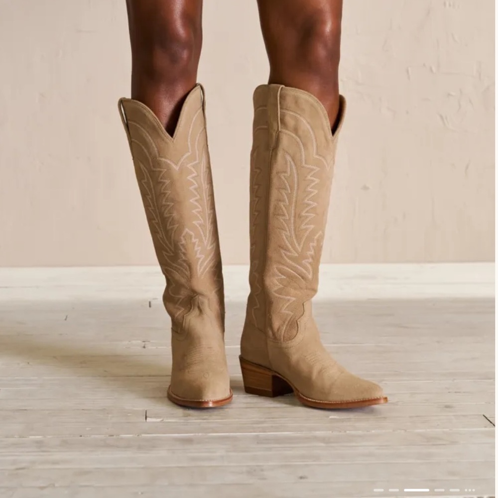TECOVAS THE ABBEY SUEDE BOOTS in DRIFTWOOD in SIZE 9